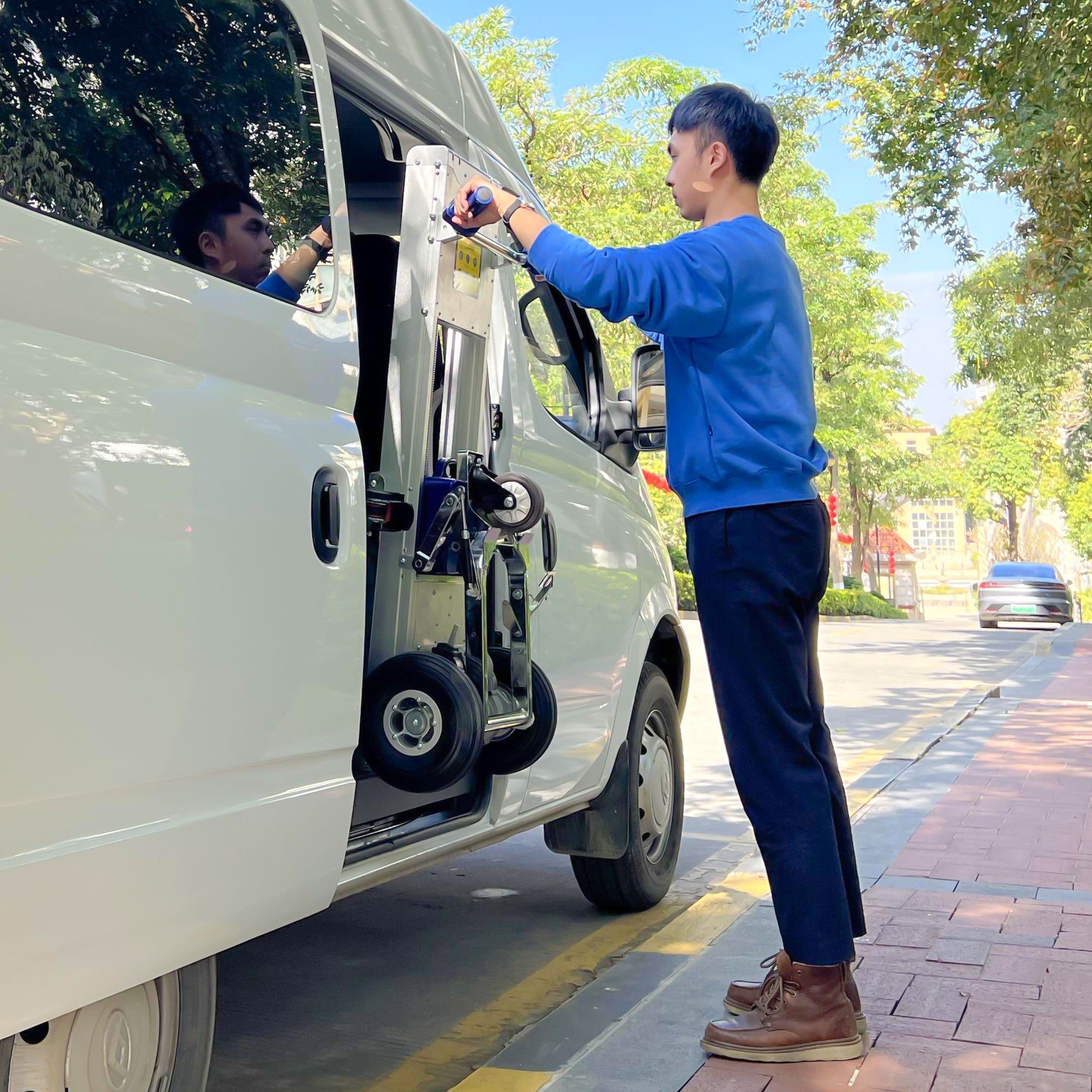 375lbs Motorized Hand Truck LFC170F3